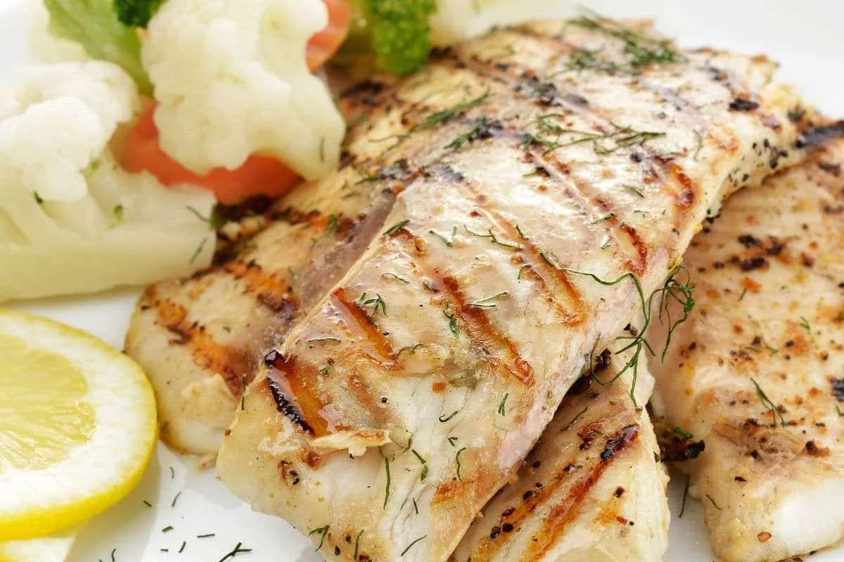 Czym przyprawiać rybę? Sekrety soczystego smaku!