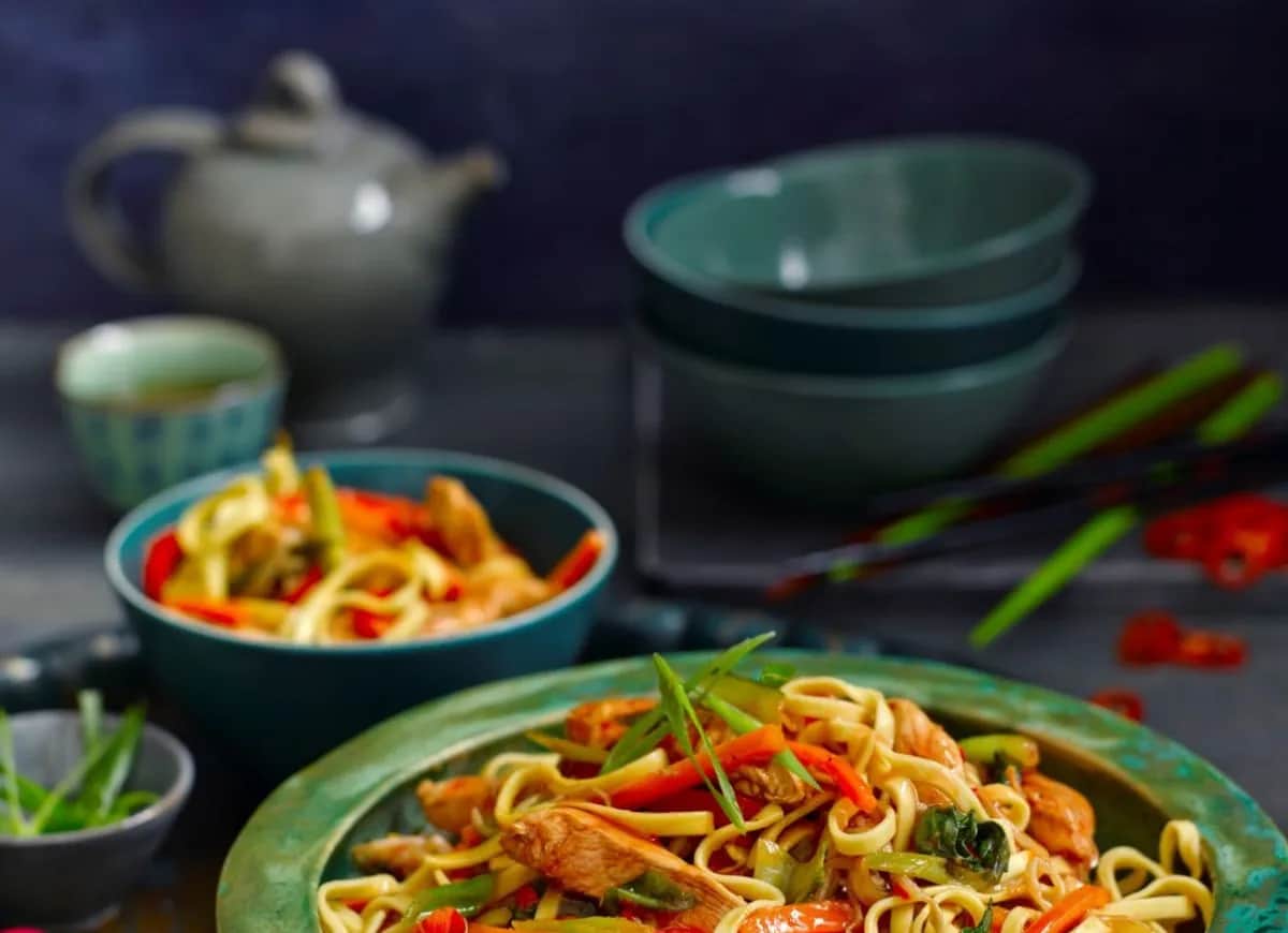 Chow mein: Gotuj makaron perfekcyjnie! Czas, triki, al dente