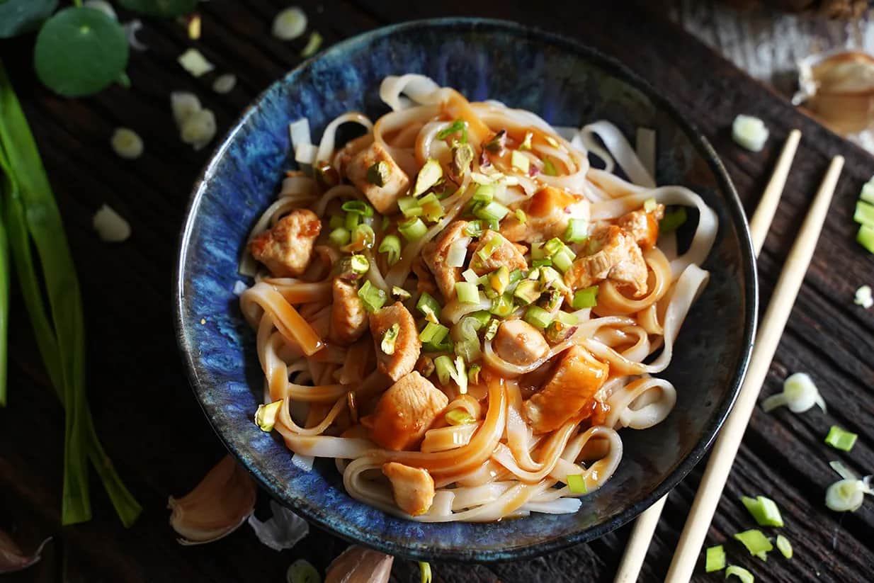 Makaron do Pad Thai: Jaki wybrać? Moczenie to klucz do smaku!